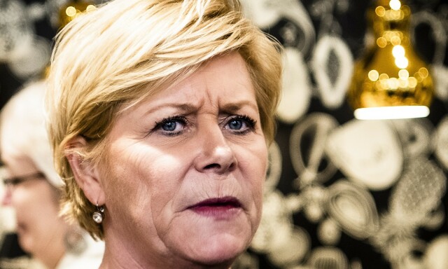 image: Full sal:- Uhørt